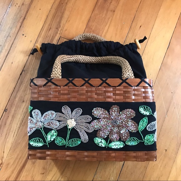 Pita Kura Handbeaded Drawstring Straw Bags - Picture 7 of 7